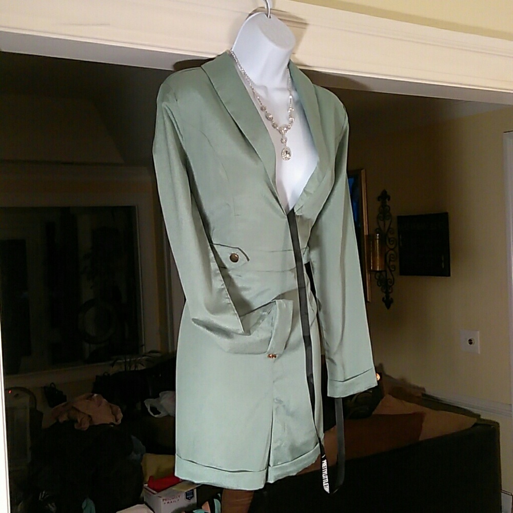 Pretty Little Thing ladies romper - Picture 2 of 8